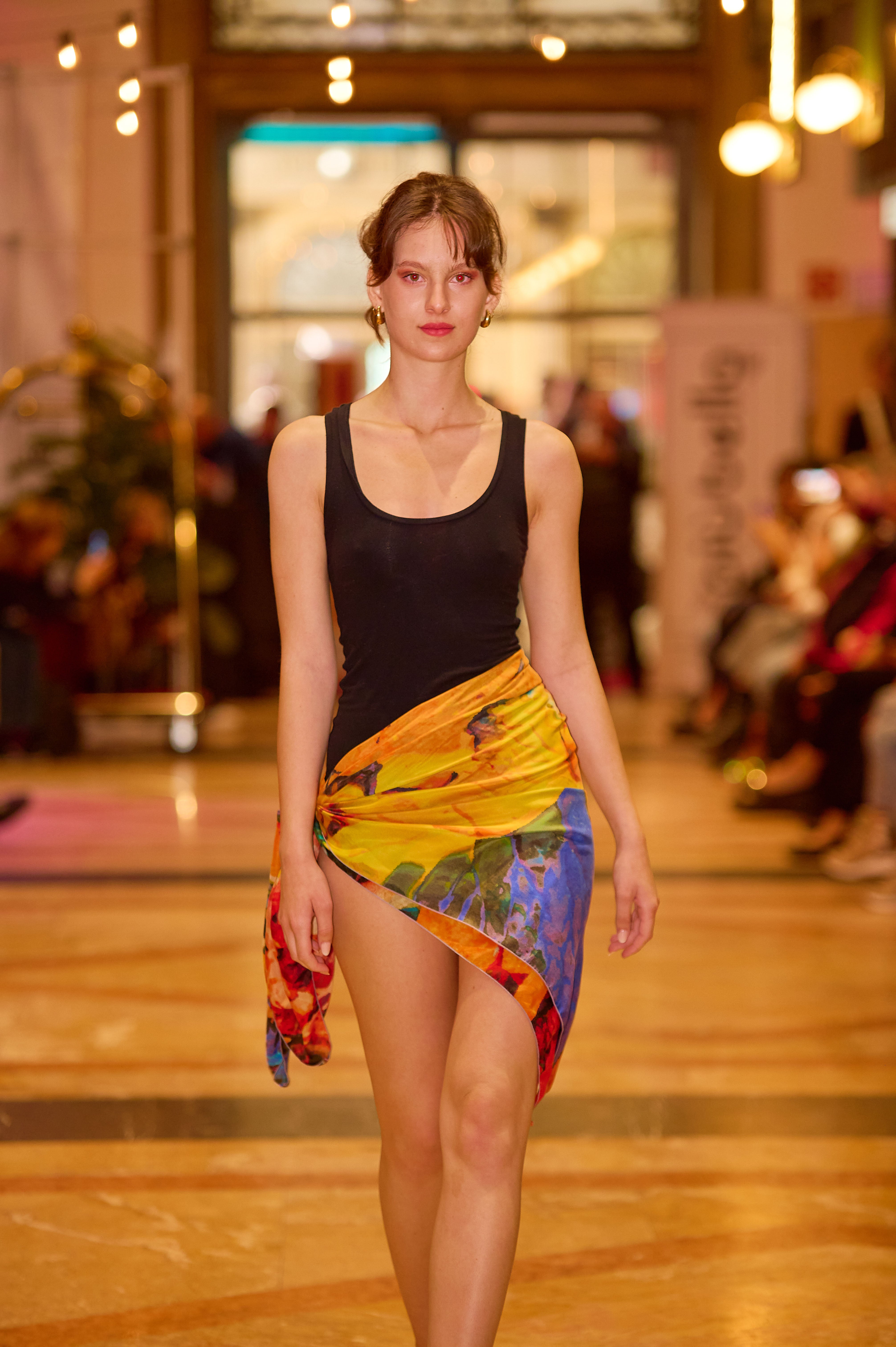 ALICE IN WONDERWORLD Artistic Design Scarf